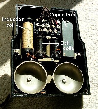telephone type 330 with cover plate removed (photo)